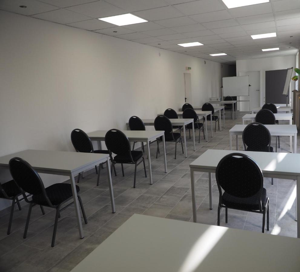 Apart Hotel Sarstedter Hof מראה חיצוני תמונה