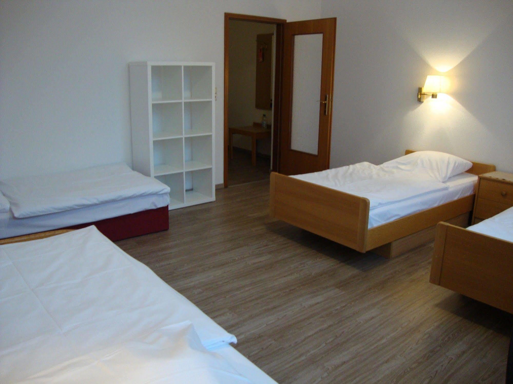 Apart Hotel Sarstedter Hof מראה חיצוני תמונה