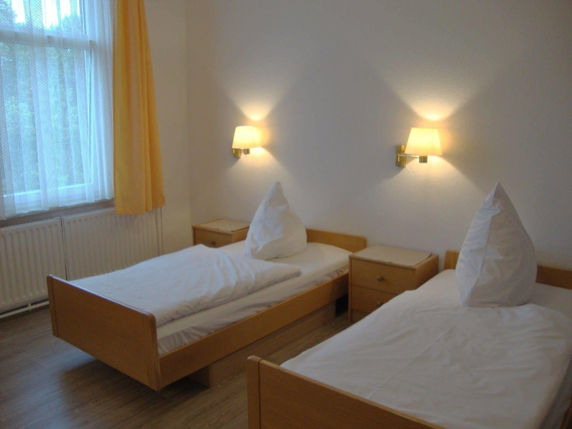 Apart Hotel Sarstedter Hof מראה חיצוני תמונה