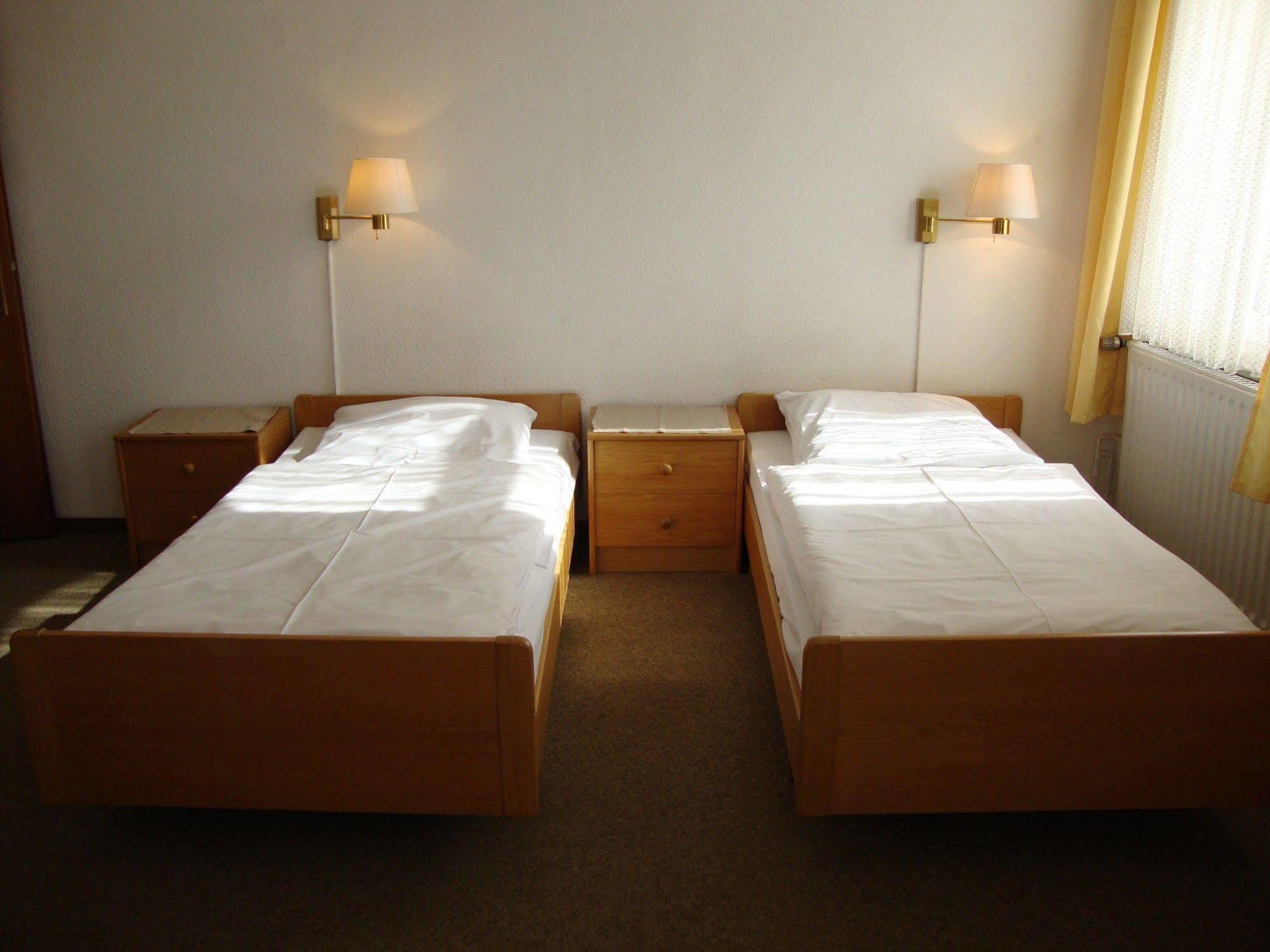 Apart Hotel Sarstedter Hof מראה חיצוני תמונה